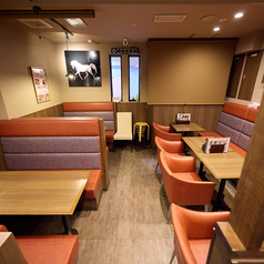 清潔感溢れる店内。人数に合わせてご案内いたします！