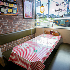 ご家族利用にも最適な6名様掛けテーブル席♪