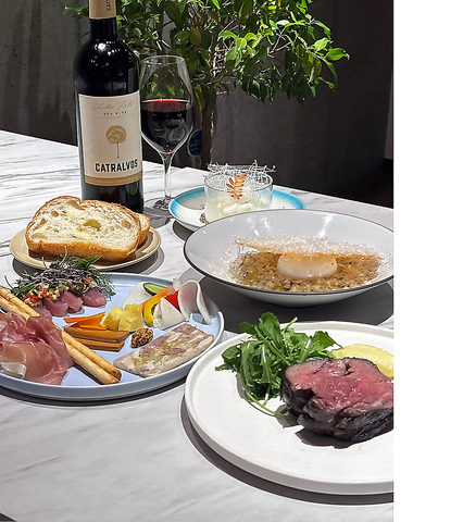 ヨーロッパ各国を食べ歩き,本場で修業を積んだシェフが手がけるヨーロッパ居酒屋"ost"