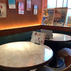 2名様から8名様でゆったりとご利用いただけるソファー席です。