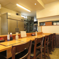 【カウンター席】カジュアルで入りやすい当店は、カウンター席をご用意しており、お一人様でのご利用も大歓迎です！