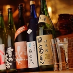 日本酒は常時20種類ご用意しており種類豊富！ 地酒はもちろん、季節のお酒もお楽しみいただけます♪