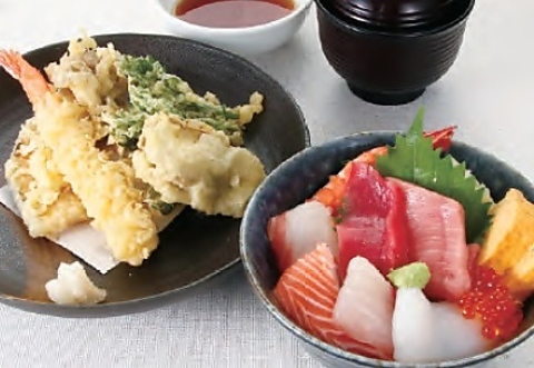 美味しい創作料理やすしをお楽しみ頂ける他、ご宴会・法事・慶事のご予約も承ります。