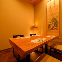 個室テーブルも完備。