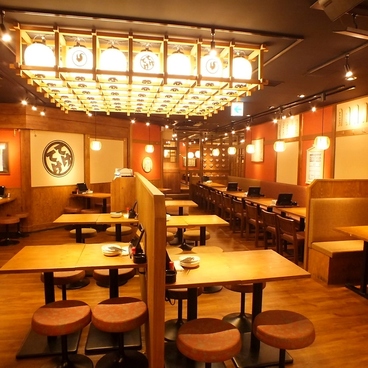 焼き鳥と自家製サワーてけレモンのお店 てけてけ 新宿総本店の雰囲気1