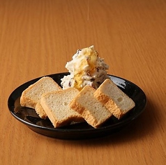 【デザート】ラム酒香る はちみつがけクリームチーズ ラスクを添えて