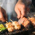 当店では、じっくり香ばしく焼き上げた焼き鳥や盛り合わせなども食べ放題◎さらに、たっぷりとゆっくりお寛ぎ頂ける3時間飲み放題付コースも多数！ジューシーな大山どりの黒胡椒焼きは口に入れると肉汁溢れる美味しさです。ぜひ一度お召し上がりください♪【新橋／居酒屋／個室／飲み放題】