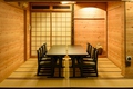 琉球料理と琉球舞踊 四つ竹 久米店の雰囲気1