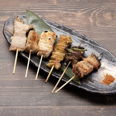 絶品の炭火焼き鳥も！の写真
