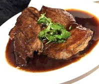 ダイナミックに400gの名物大判ステーキ！！