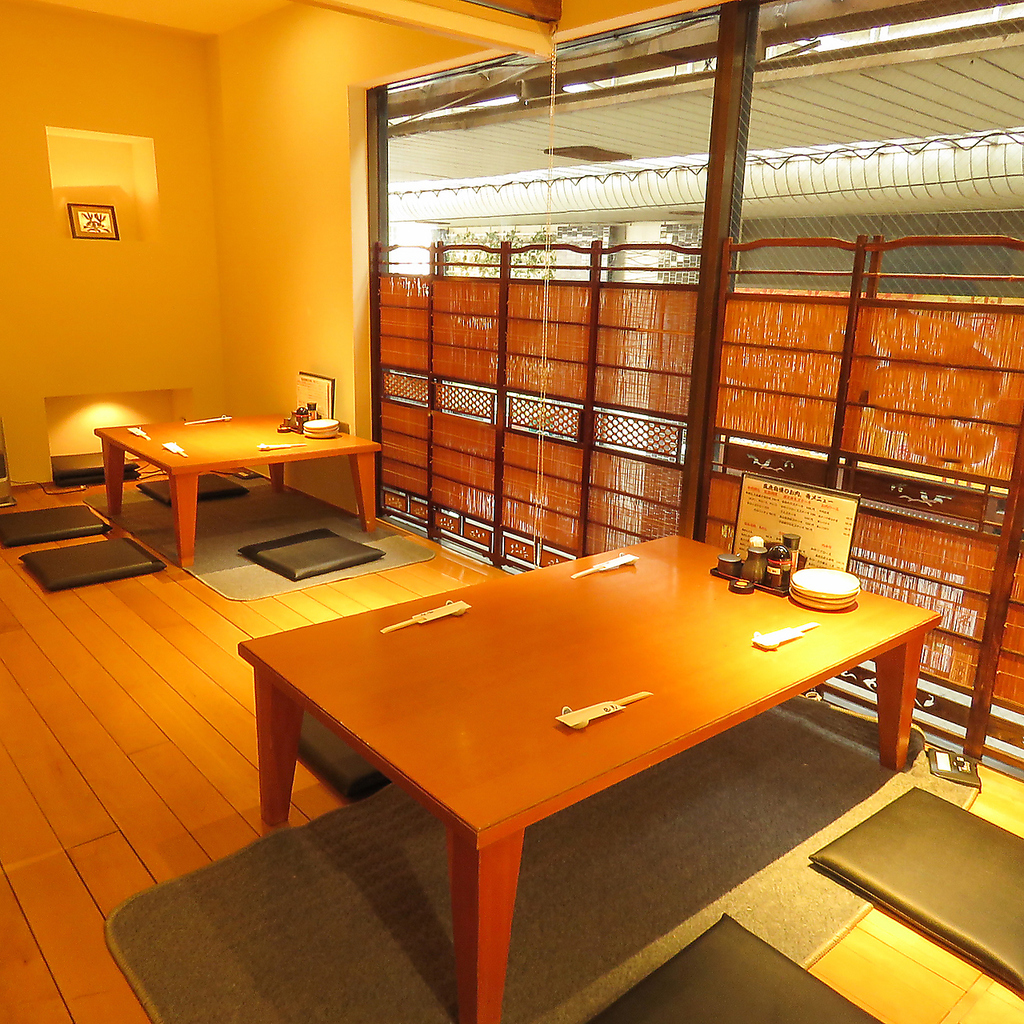 4名様のお座敷個室を2つ完備！落ち着いた雰囲気の個室空間で大切な時間をごゆっくりお過ごしください