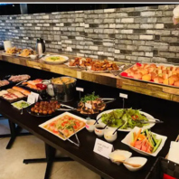 ビュッフェスタイルかコース料理をお選びいただけます。