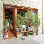 おしゃれなエスニックカフェ、Cafe Labyrinth。五橋駅前で新たなグルメ体験を、あなたにお届けします