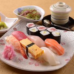 力寿司のおすすめランチ1