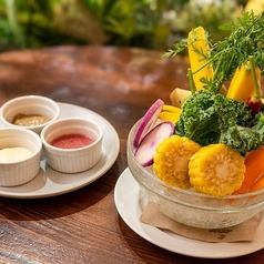 季節野菜のバーニャフレイダ