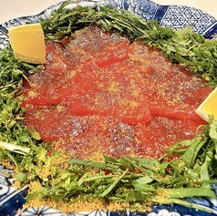 まぐろとルッコラ　カルパッチョカラスミ仕立て
