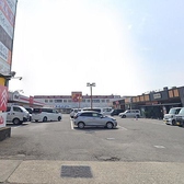 広い共用駐車場があるので、お車でのご来店も安心です♪近くの代行業者の電話番号のご案内もテーブルに書かせていただいておりますので、ご利用ください♪