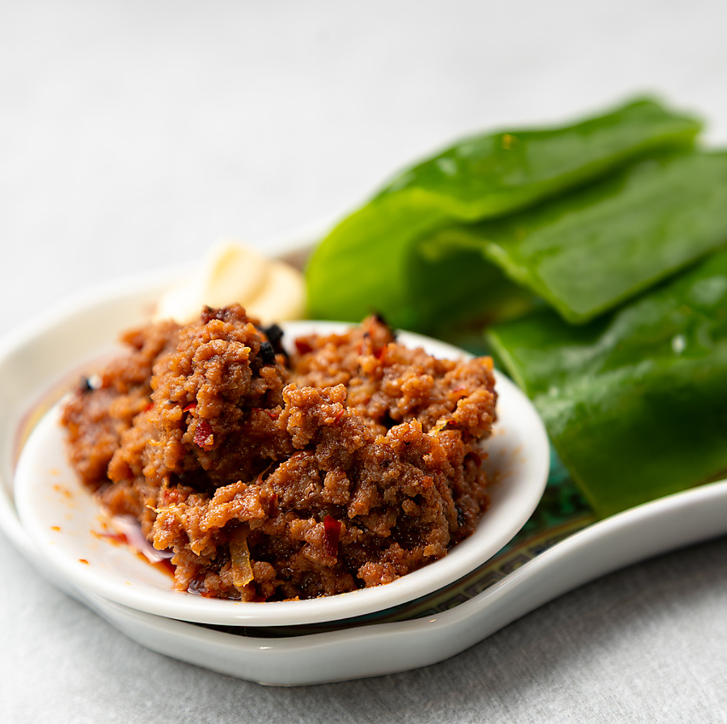 食べだしたら止まらない！お酒と相性抜群のピーマンと辛肉みそ