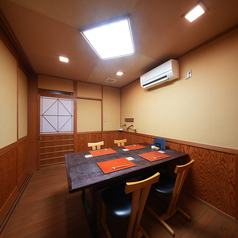 【ちょっとした飲み会＆ご宴会に】職場の仲間やご友人とのちょっとした飲み会や集まりなどにもご利用いただけます◎仲間と一緒に美味しい料理とお酒で乾杯しましょう！