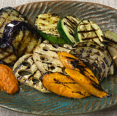 焼き野菜のサラダ ローストアーモンドとローストパプリカのソース