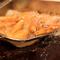 創業時からの秘伝の味！手羽先唐揚げ