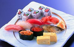 職人が握る本格寿司を提供 旬鮮魚を華麗なる職人技で