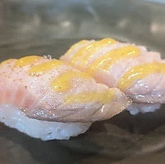 サーモンの炙り握り～塩レモン～(2貫)