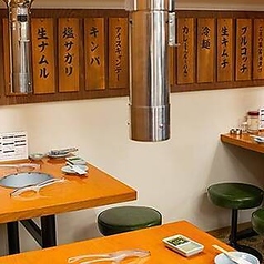 炭火焼肉 ホルモン あじよし 岐阜玉宮本店の雰囲気2