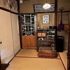 時代劇映画の撮影にも使用された小上がりのお座敷部屋です。