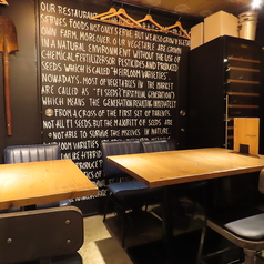 お洒落な落ち着いた雰囲気。大人の時間を演出します。お仕事終わりにゆったりしたい時や、お酒を飲みながらゆっくり語り合いたい時にもおすすめです♪オーガニックワインやオーガニックビールもご用意致しておりますので、ぜひ当店にお越しの際はご賞味くださいませ。