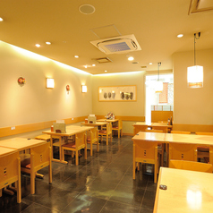 最大60名様までお座りいただけます。※貸切希望に関しましてはお電話にてお問合せください