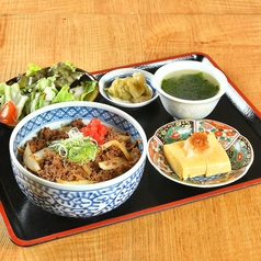 コスパ最強＆ボリューム満点のランチ定食！