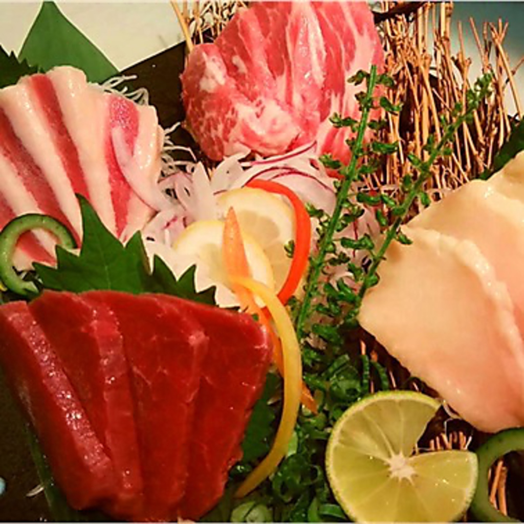 厳選 馬刺し盛り～霜降り・赤身・こうね～