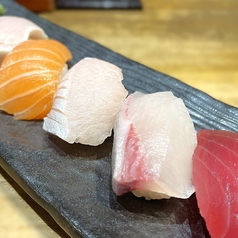 おまかせ握り寿司　3貫968円／5貫1518円