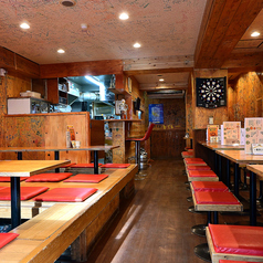 当店では貸切も大歓迎！最大45名様までご利用いただけます。30名以上のグループに最適で、45名様以上のご利用についてもお気軽にご相談ください。お仲間との集まりや友人同士の飲み会など、様々なシーンでお楽しみいただけます。特別なひとときをぜひ当店でお過ごしください。お待ちしております！