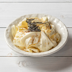 ざく切りキャベツの塩昆布和え