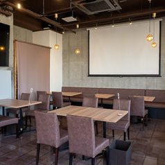 20名様~お店の貸切利用も可能です。絶景を独占する特別なパーティーやイベントなど、大人数での集まりにもぜひご活用ください。ご予算、お時間等、お気軽にお電話でお問い合わせください。