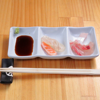 日によっては突き出し(お通し)がお刺身になります♪