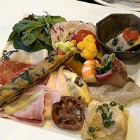 和洋折衷の前菜盛り合わせ