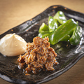 料理メニュー写真&nbsp;パリパリピーマン まぐろ肉味噌添え
