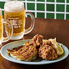 餃子王とからあげヒーローの写真