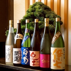 全国から厳選した銘酒が常時20種