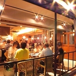 人気のテラス席は冬はコタツに大変身！！