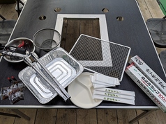 【BBQサイト 1600円(税込)～】明るく広々としたテーブルのお席でバーベキューがお楽しみいただけます。お気軽にご利用ください♪