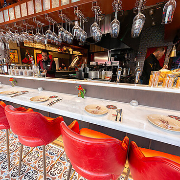 BROWNSTONE Tapas Bar GINZA ブラウンストンタパスバーギンザの雰囲気1