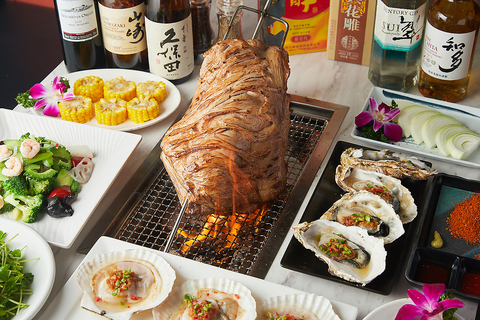 ☆焼肉と中国料理は絶品☆目の前で焼かれる羊肉の丸焼きは大人気♪ぜひご注文を◎