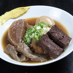 店長自慢のおでん!特製の出汁がしみ込んで美味しさがぎゅっと詰まった絶品です。ぜひご賞味ください!