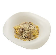 パッパルデッレディパンチェッタエポルチーニ　自家燻製パンチェッタとポルチーニのクリームソース