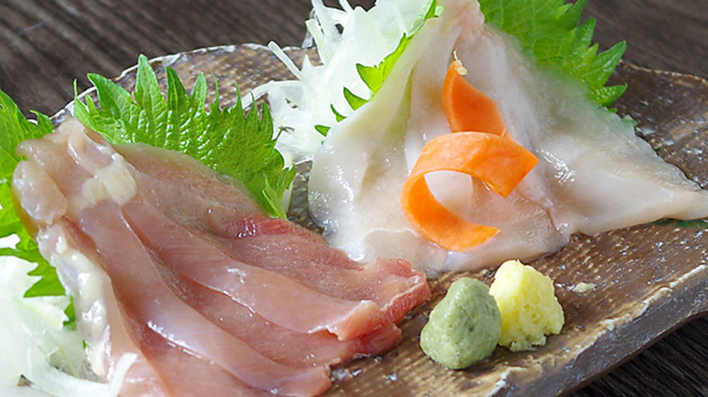 たたき、鶏刺身は酸性水装置により徹底した殺菌処理を行っております！新鮮な味をお楽しみください◎