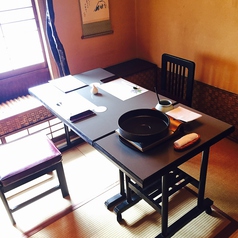 ４名様まで入るお部屋ですが、丁度良いのは２名様くらいでしょか。小さめのお部屋ですので、カップルでのご利用も多いです。